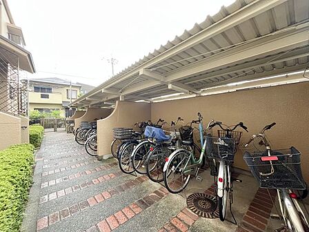 写真だけではわからない採光・広さ・周辺環境の実感は、実際に足を運んでみることが一番です。ご見学はいつでもご予約いただけます
