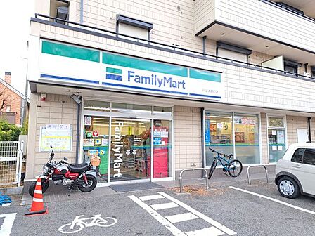 ファミリーマート芦屋大原町店 徒歩6分。 410m