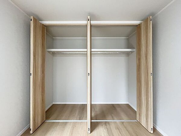 住まい選びは、価格や立地だけでなく、将来の暮らし方まで含めて考えることが大切です。今の段階で気になっていることを、まずスタッフに話してみてください