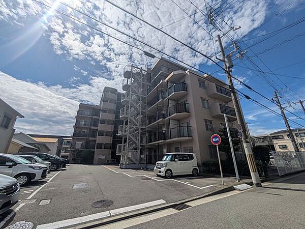 住宅購入の流れや必要な手続きについて、順を追ってご説明しています。はじめての方でも安心してご相談いただける環境を整えています
