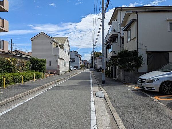 写真だけではわからない採光・広さ・周辺環境の実感は、実際に足を運んでみることが一番です。ご見学はいつでもご予約いただけます