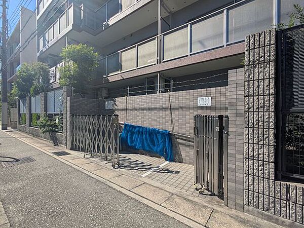 「賃貸のままでいいのか、買うべきか」その判断に必要な情報を、スタッフがわかりやすく整理してお伝えします。お気軽にご相談ください