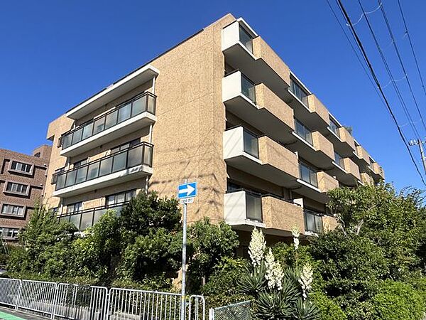 「いつかは」と思っていた住まい探しも、具体的に動き出すと意外とスムーズに進むものです。まずは気軽にご相談いただけます