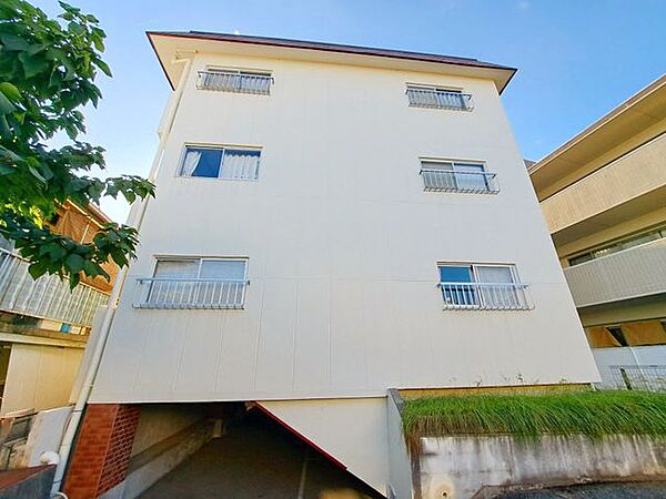 住まい選びは、価格や立地だけでなく、将来の暮らし方まで含めて考えることが大切です。今の段階で気になっていることを、まずスタッフに話してみてください。