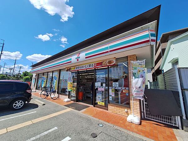セブンイレブン宝塚山本西店 徒歩3分。 210m