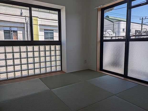〇和室６帖　２面採光、おしゃれな琉球畳を仕様