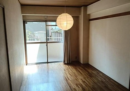 暖かいひだまりを全身で感じ取れる室内。光あふれる空間で子育てをする喜び。
