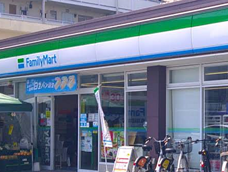 ファミリーマート赤羽西六丁目店　約350ｍ
