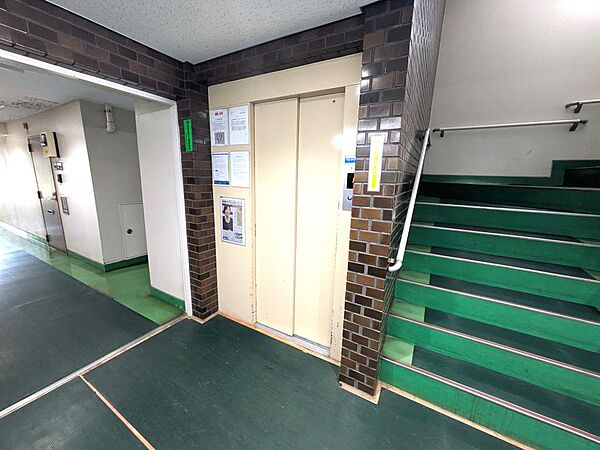 エレベーター付き。しっかり管理されていてきれいです