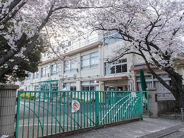 豊島区立西巣鴨小学校　約850ｍ
