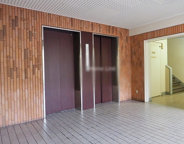 ２基のエレベーター。忙しい朝なども助かります