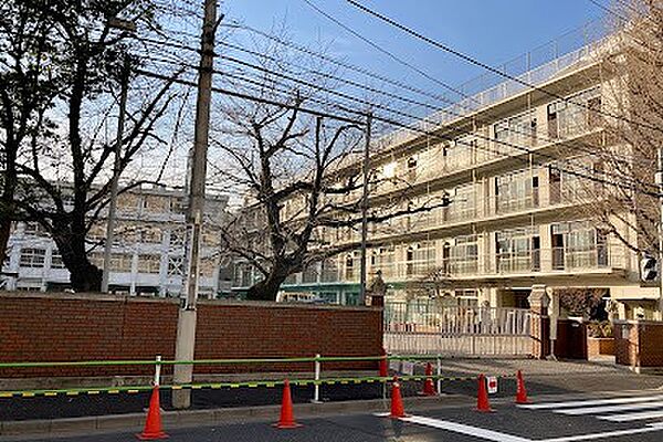 中学校「私立慶應義塾中等部まで443m」