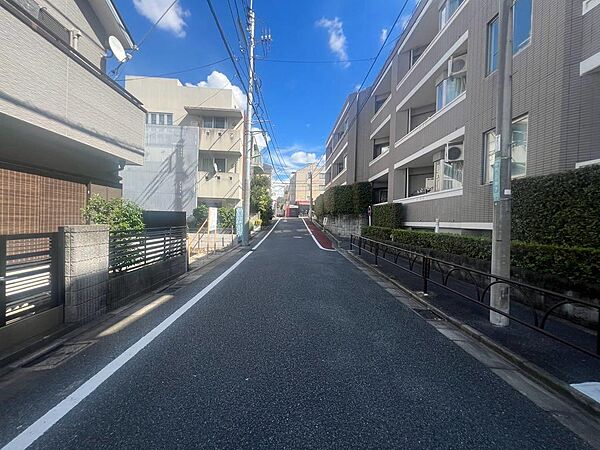 前面道路（2026年8月撮影）