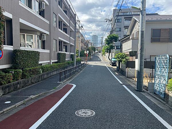 前面道路（2026年8月撮影）