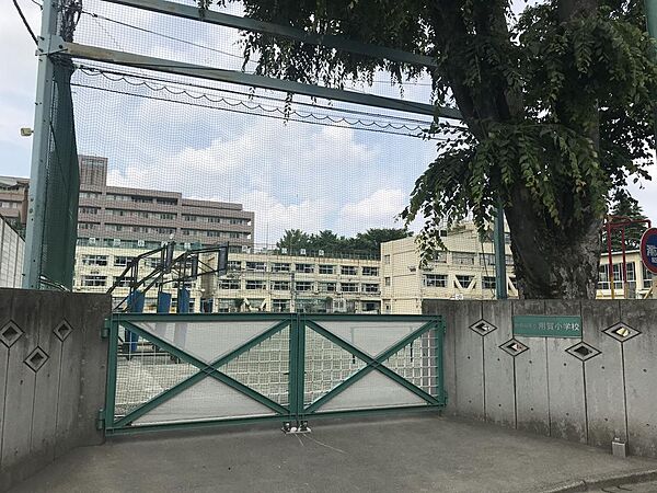 世田谷区立用賀小学校（93m）