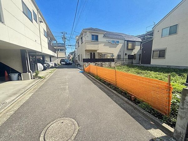 前面道路（2026年8月撮影）