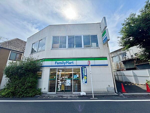 ファミリーマート緑が丘駅前店（88m）