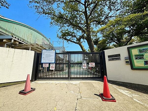 目黒区立月光原小学校（322m）