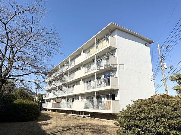 根貝戸団地12号棟人気の1階部分駅まで一直線の徒歩約17分となっております。生活環境良好、小中学校徒歩圏内！