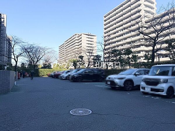 敷地内駐車場。最新の空き状況は担当「中野」までご連絡ください。※車種制限等がある場合がございます。