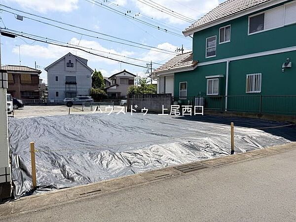 隣地との距離感や現地状況もご確認いただけます。現況測量図ございます。
