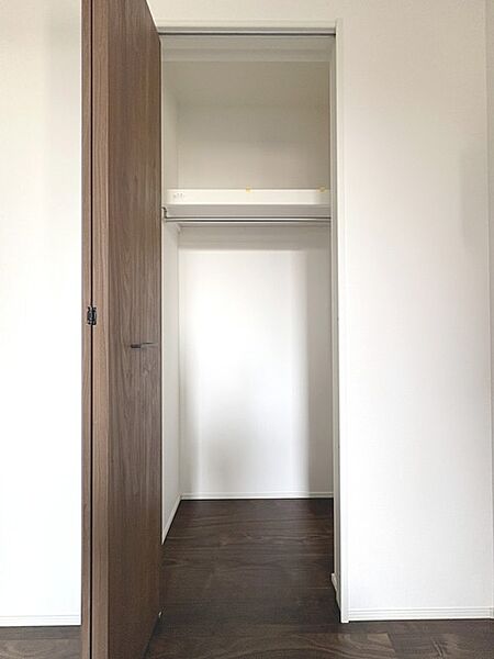 子供部屋にも嬉しい全居室収納スペース