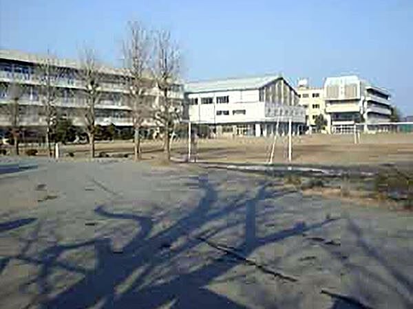 栄町立栄中学校（1400m）