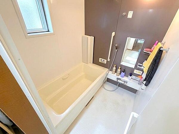 浴室 ※居住中のため、AIにて家具消しを行っています
