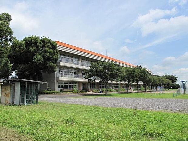 栄町立布鎌小学校（1800m）