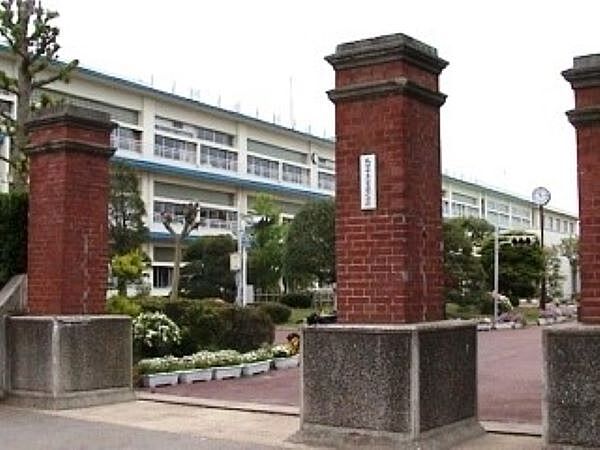 成田市立三里塚小学校（2700m）