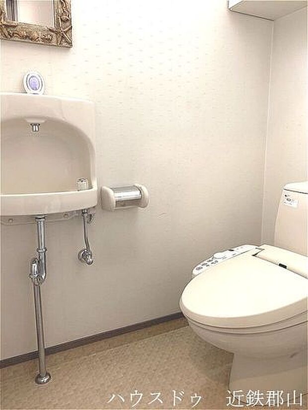 トイレはやっぱり白ですね