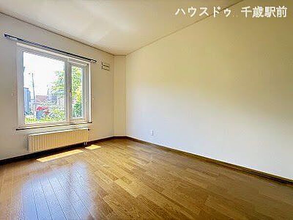 洋室6帖の様子♪