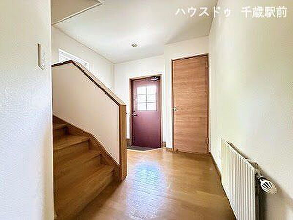 各居室へスムーズにつながる、ゆとりある廊下スペースの様子♪