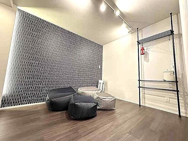 シンプルながらデザイン性が高く、寝室やプライベートルームとして心地よくお使いいただけます♪