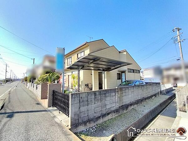 接面道路（公道）幅員9.3m（9.3mのうち幅員2.5mの歩道があるので安心です）