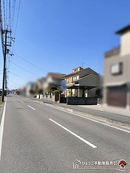 ◆接面道路(公道)幅員9.3m、9.3mのうち幅員2.5mの歩道があるので安心です