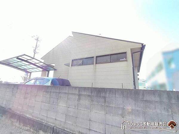 第1種低層住居専用地域で落ち着いた閑静な住宅街　◆小学校・幼稚園・コンビニが徒歩10分圏内で生活に便利な好立地