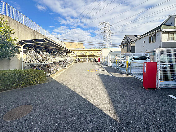 駐車場・駐輪場