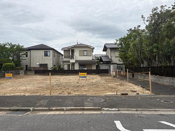 道路に歩道あり