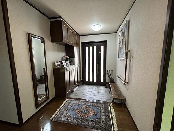 広々とした室内玄関です