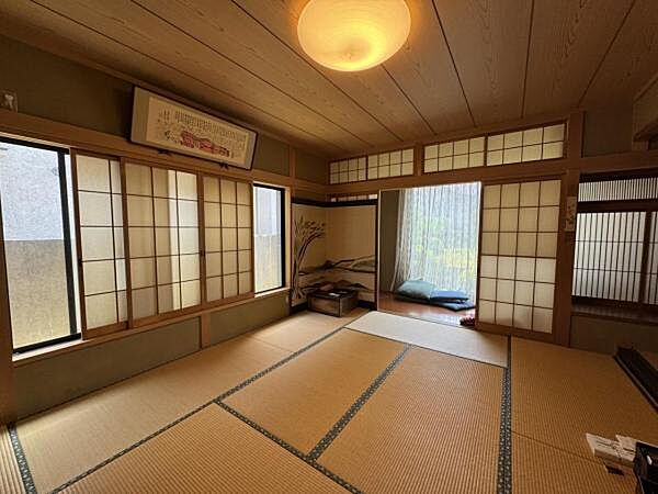 1階10畳の和室です