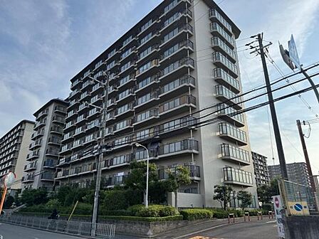 全棟総戸数456戸の大規模マンションです。