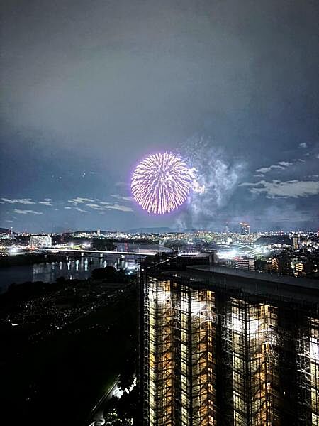 バルコニーからのくらわんか花火大会鑑賞