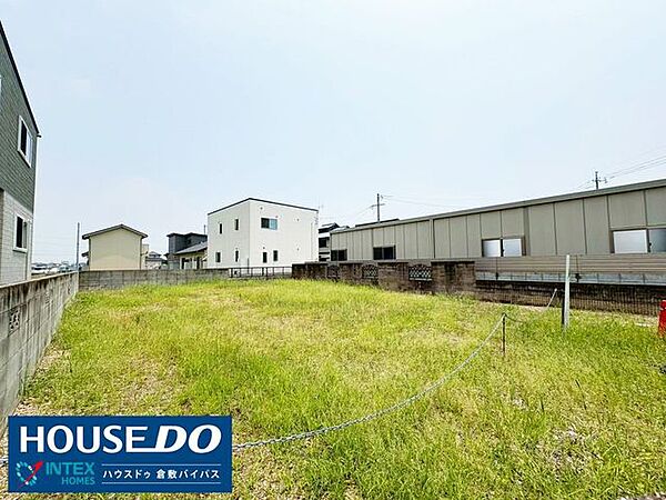 【広がる可能性！自由な設計を楽しめる更地】建物がない更地なので、一から自由に設計できるのが最大の魅力！理想の間取りやデザインを追求して、あなただけの特別な家を建てられますよ♪