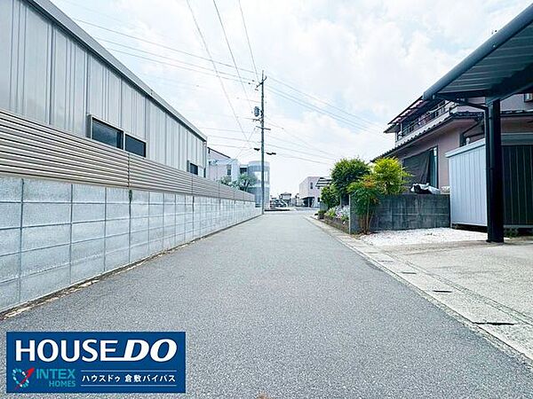 【便利な周辺施設が充実！暮らしやすい環境】スーパーまで徒歩11分、コンビニまで徒歩8分と、毎日のお買い物に困りません！急な買い出しにもサッと行けて、忙しいご家族にも嬉しい立地ですね☆