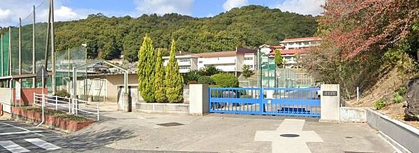倉敷市立琴浦中学校まで徒歩7分 550m