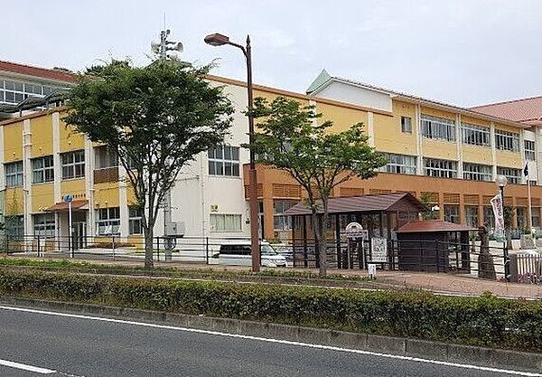 倉敷市立長尾小学校まで徒歩で18分 1435m