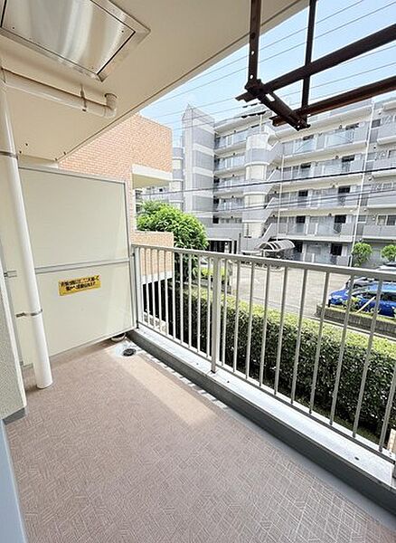南面のバルコニーは、陽当り良好でたっぷりのお洗濯物もよく乾きます