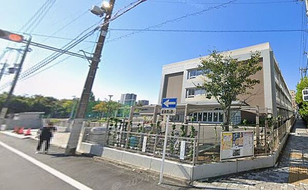 静岡市立森下小学校（136m）