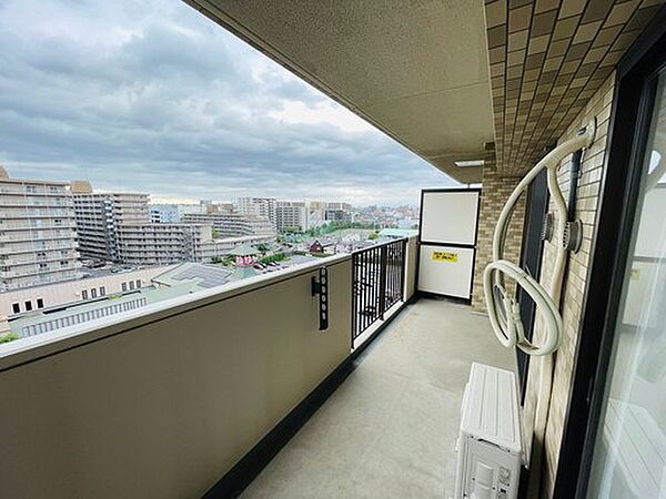 周りに高い建物がなく、日当たり良好♪たっぷりのお洗濯物もよく乾きます。